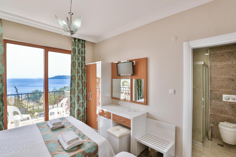 Triple Room with Sea View image 3