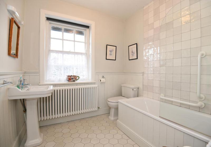 Two-Bedroom House image 2