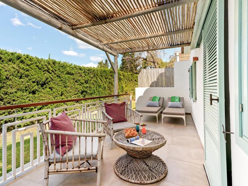 Deluxe Bungalow image 4