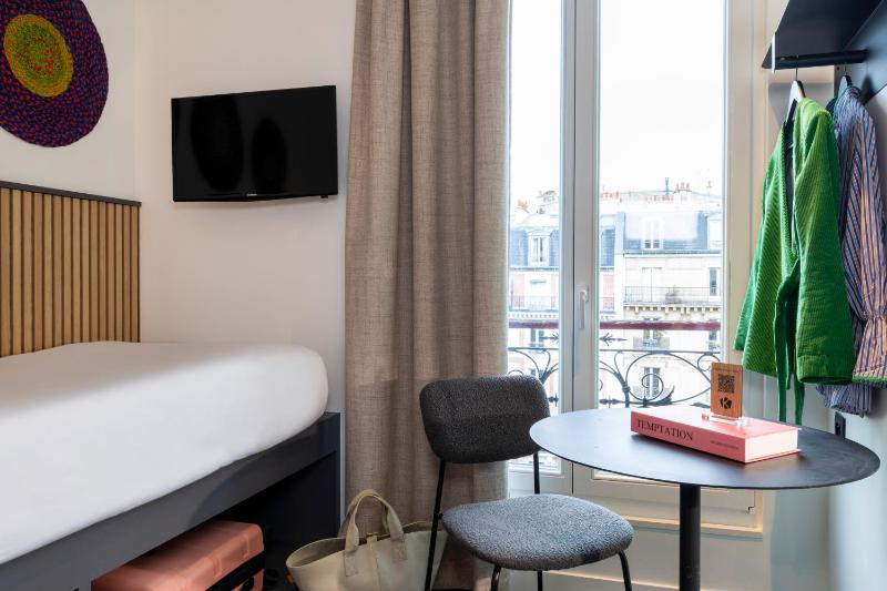 Standard Single Room image 3