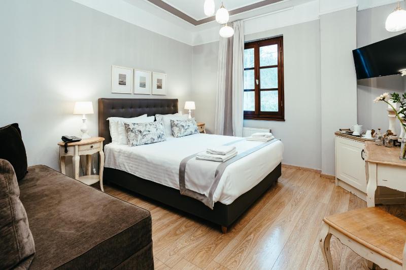Triple Room image 1