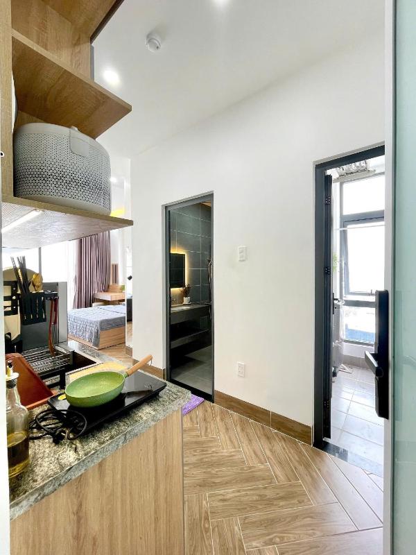 Modern Studio With City View And Kitchen - image 12
