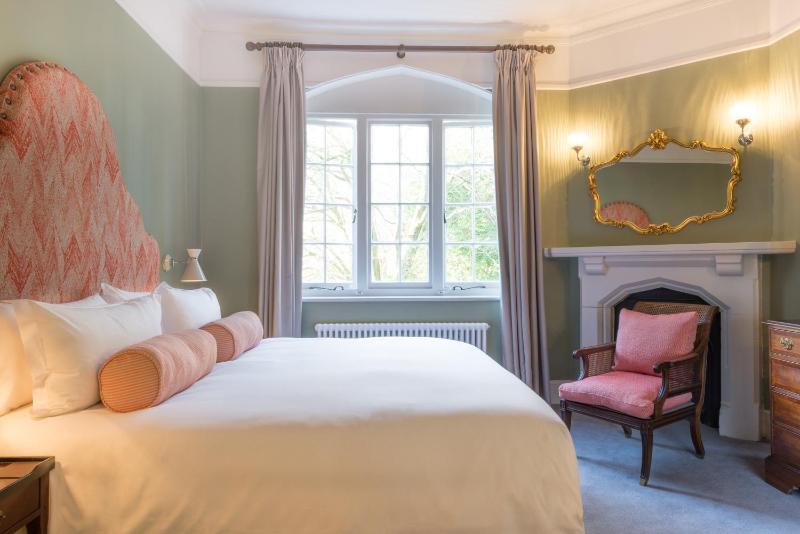Deluxe Double Room image 4