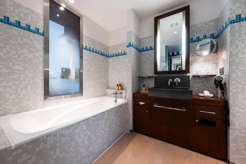 Executive Double Room image 2