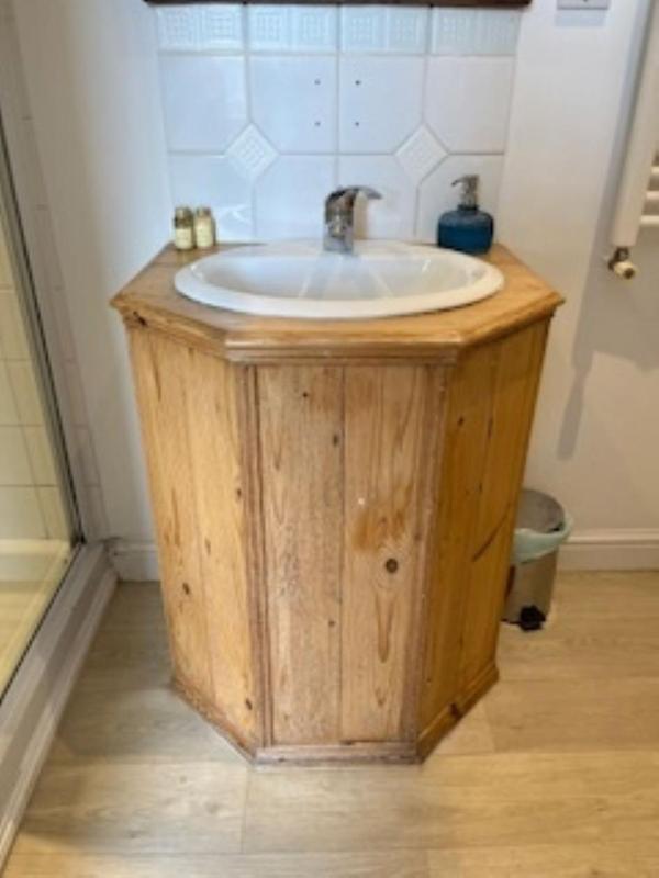 Deluxe Double Room with Shower image 3
