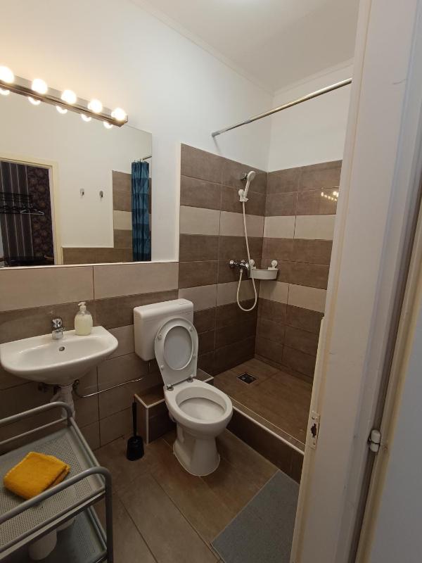 Large Apartment (1-4 Adults) - Wesselényi utca 18. image 3