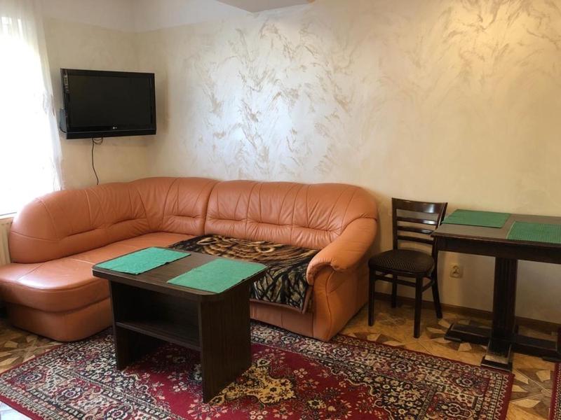 Standard Twin Room with Kitchenette image 4