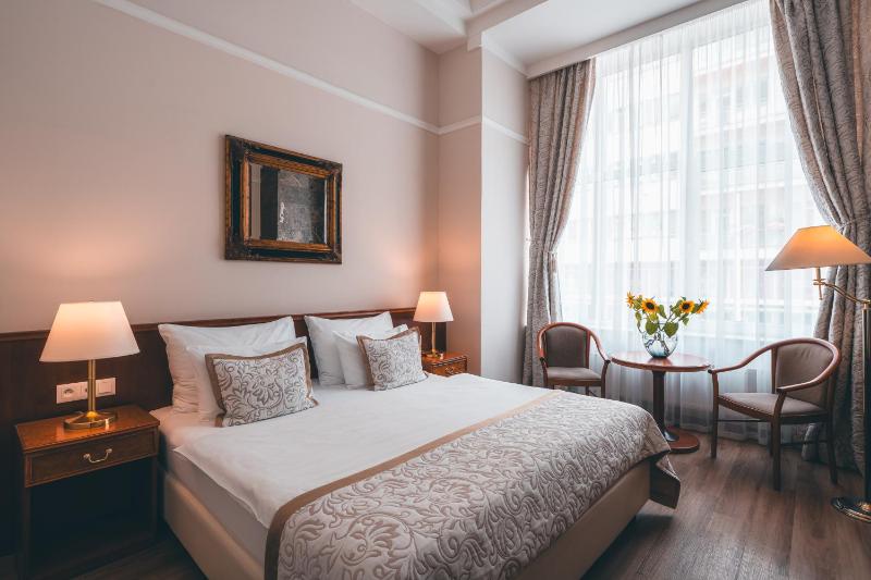 Executive Double Room image 3