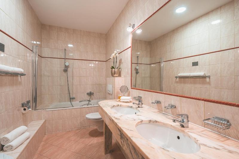 Junior Suite image 1