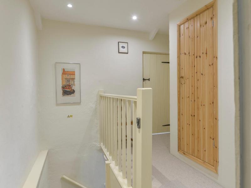 1 Gabberwell Cottages - image 5