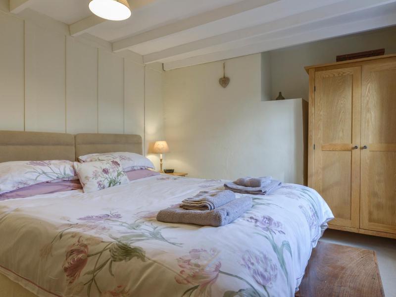 1 Gabberwell Cottages - image 3
