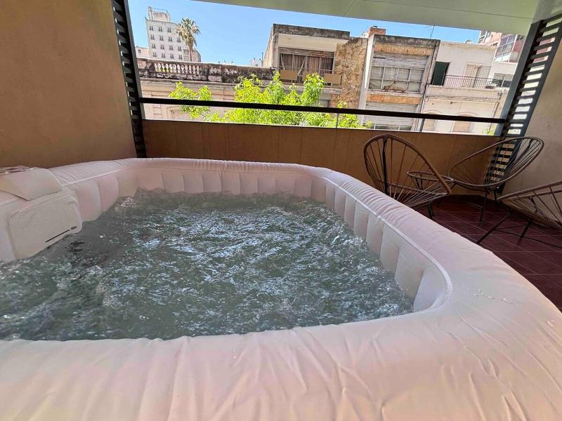 Departamento en Córdoba con Jacuzzi y Kamado para 3 Personas - image 10
