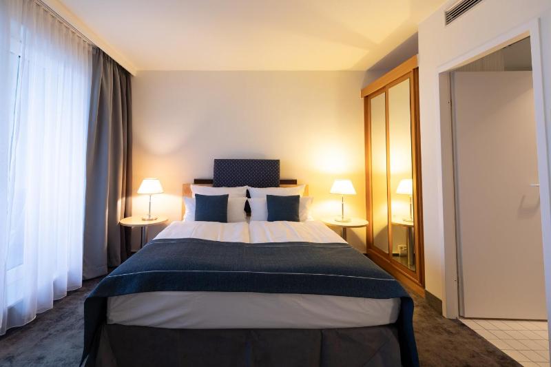 One-Bedroom Queen Suite image 3