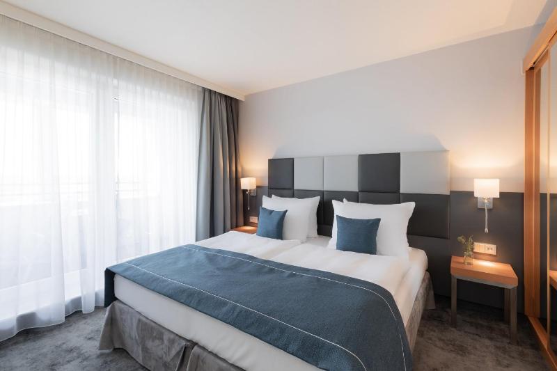 Standard Room with Two Single Beds image 4