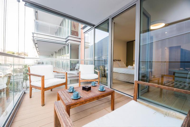 Waterfront Luxury 1BR FREE Parking AC NETFLIX & WIFI By Tilo Lux - image 10
