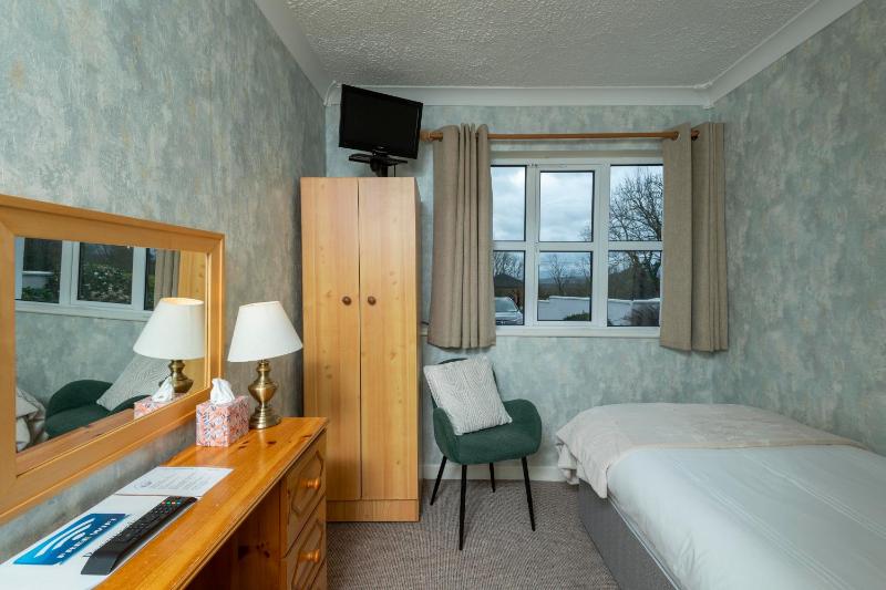 Single Room image 3