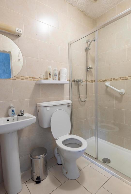 Single Room image 2