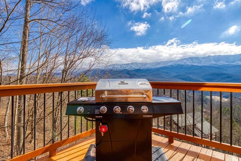 Moonshine Memories Breathtaking Mtn Views Hot Tub WIFI 560 FREE tickets each paid day! - image 48