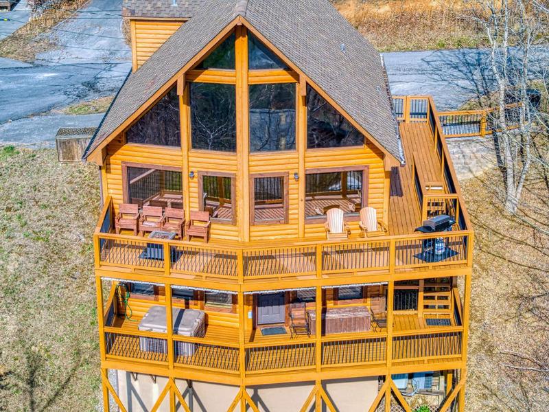 Moonshine Memories Breathtaking Mtn Views Hot Tub WIFI 560 FREE tickets each paid day! - image 28