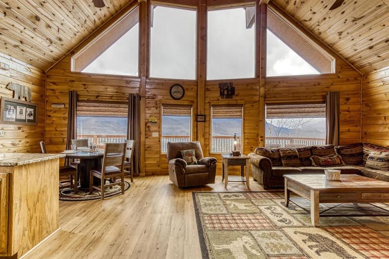 Moonshine Memories Breathtaking Mtn Views Hot Tub WIFI 560 FREE tickets each paid day! - image 27