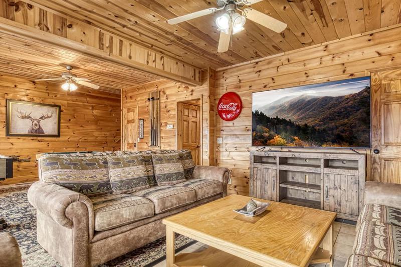 Moonshine Memories Breathtaking Mtn Views Hot Tub WIFI 560 FREE tickets each paid day! - image 38