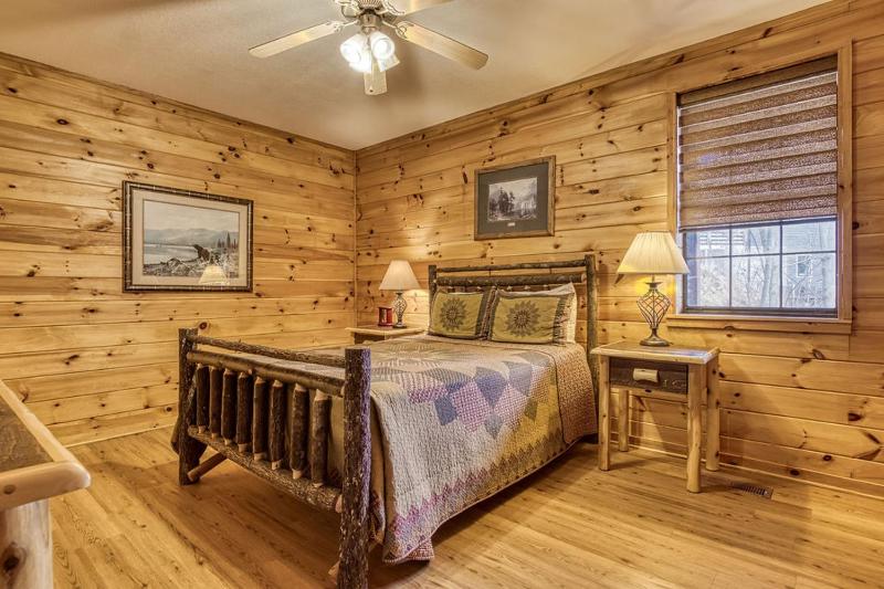 Moonshine Memories Breathtaking Mtn Views Hot Tub WIFI 560 FREE tickets each paid day! - image 35