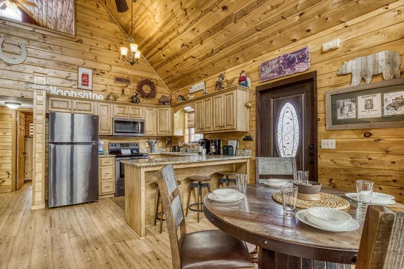 Moonshine Memories Breathtaking Mtn Views Hot Tub WIFI 560 FREE tickets each paid day! - image 24