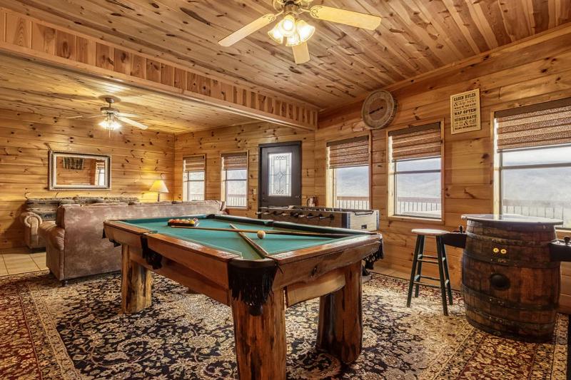 Moonshine Memories Breathtaking Mtn Views Hot Tub WIFI 560 FREE tickets each paid day! - image 41