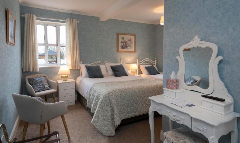 Twin Room image 1