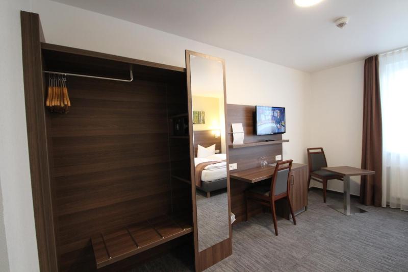Triple Room image 2