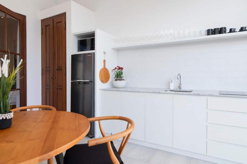 Gorgeous 2 Bed Pool Villa Walk to Seminyak Beach - image 15