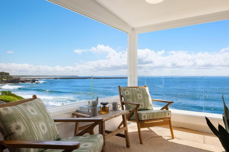Luxe Oceanfront Apartment - image 13