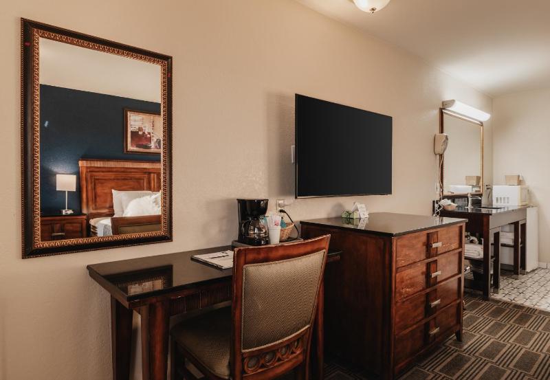 King Room image 3