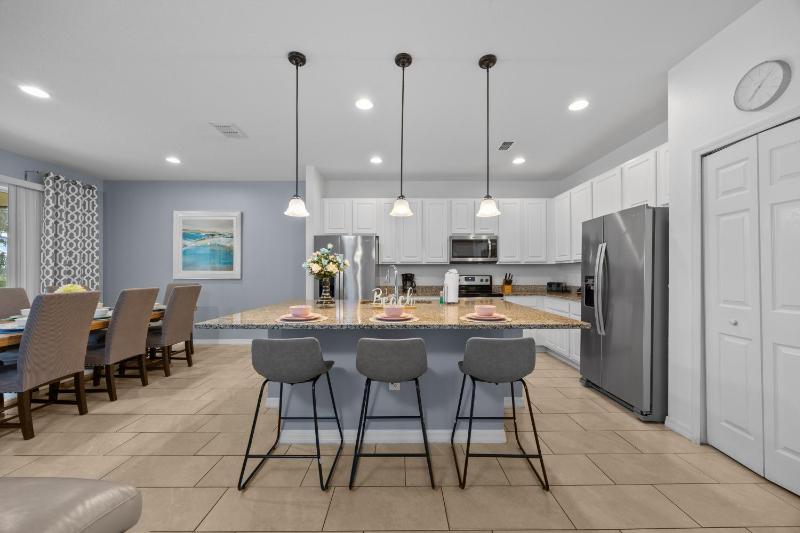 Gorgeous 9BD sleeps 24 in the Solterra Resort! home - image 23