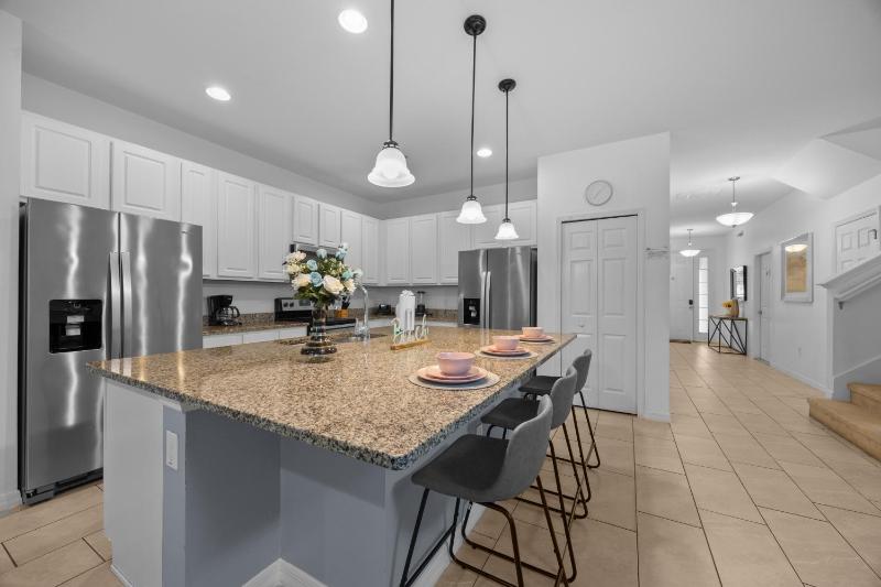 Gorgeous 9BD sleeps 24 in the Solterra Resort! home - image 6