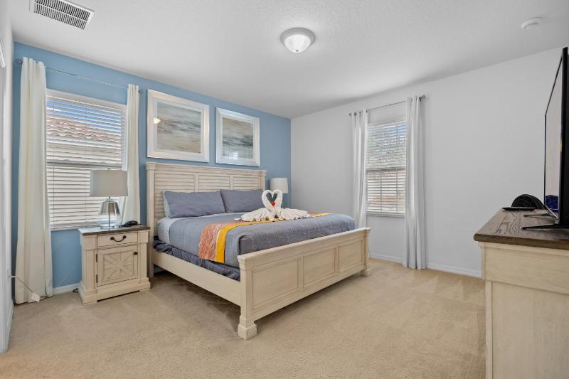 Gorgeous 9BD sleeps 24 in the Solterra Resort! home - image 40