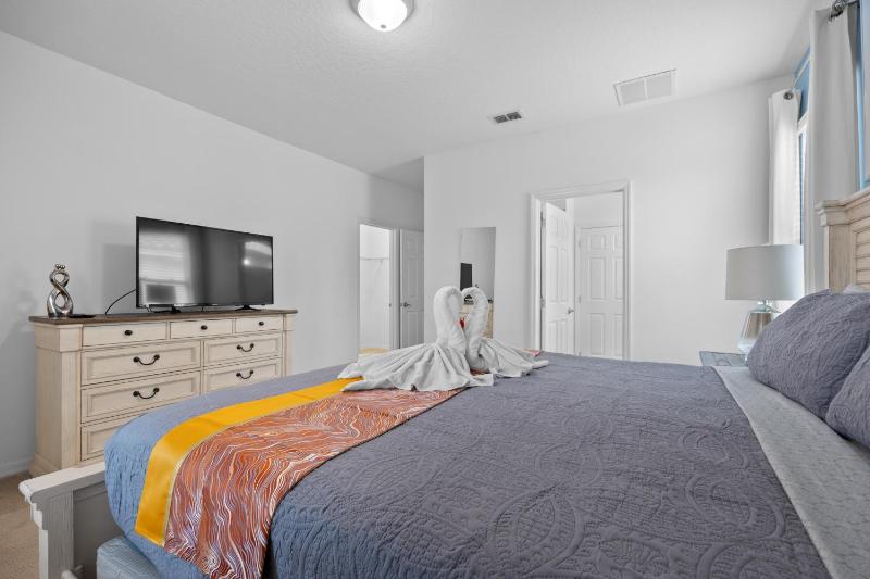 Gorgeous 9BD sleeps 24 in the Solterra Resort! home - image 47