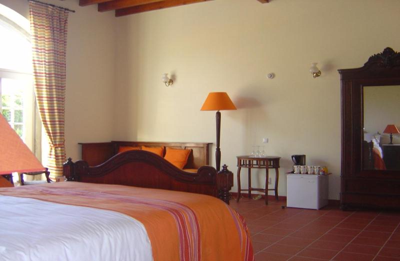 One-Bedroom Suite - Disability Access image 3