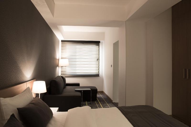 Deluxe Double or Twin Room image 4