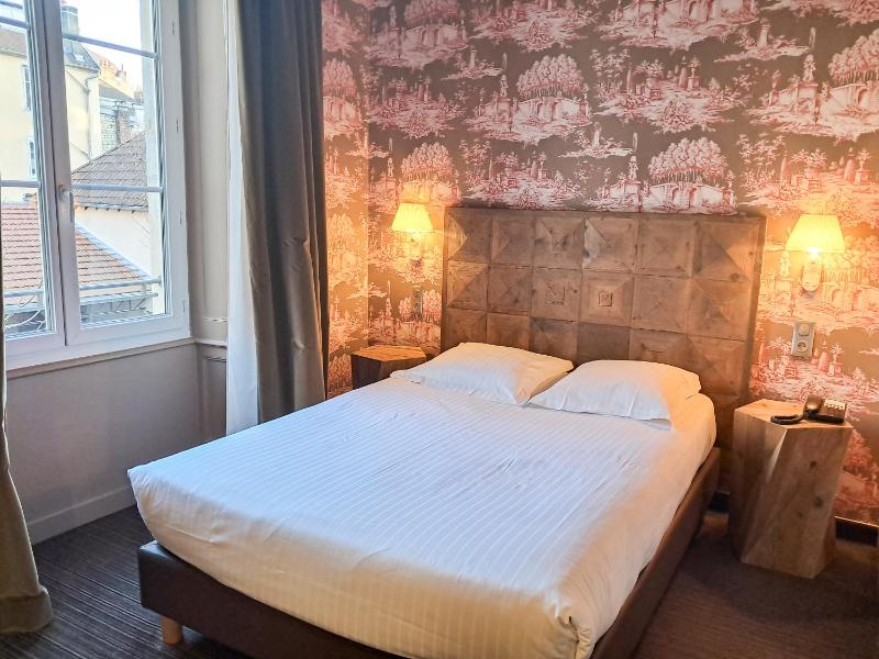 Standard Double Room image 4