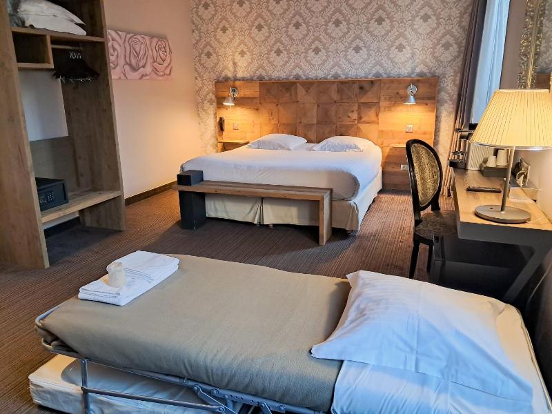 Superior Triple Room image 1