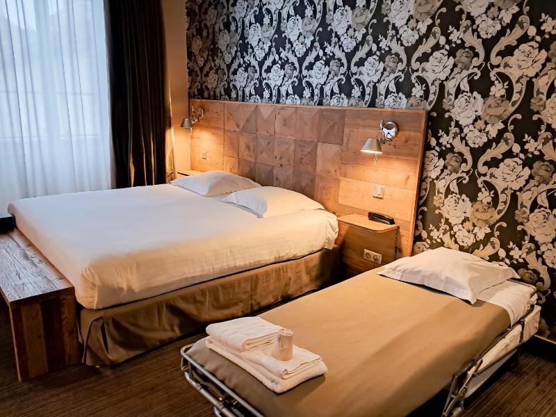 Superior Triple Room image 2