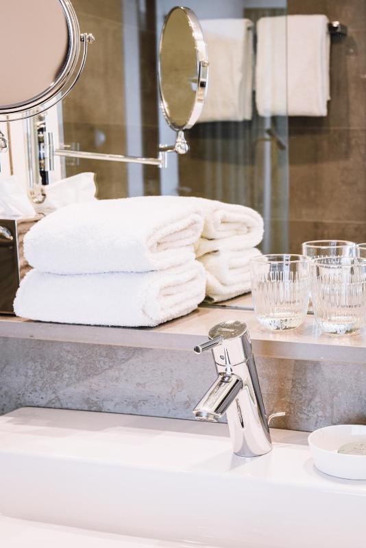 Grand Luxury Double or Twin Room image 2