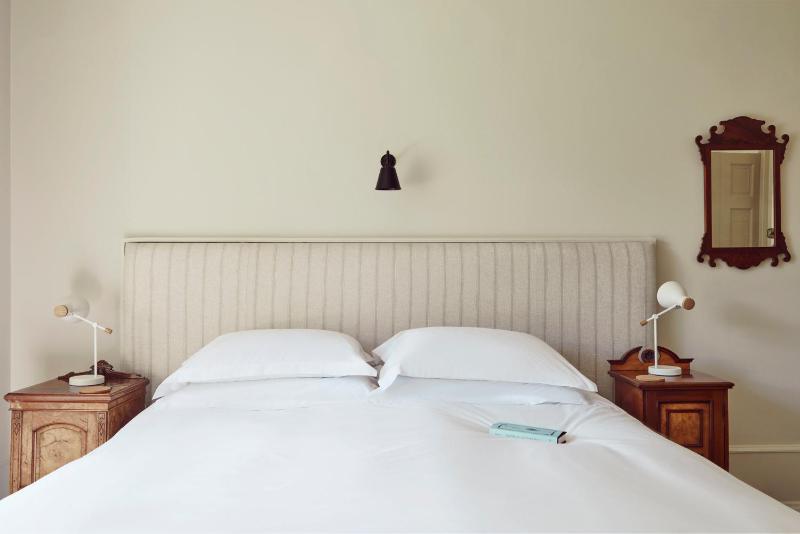Classic Double Room image 1