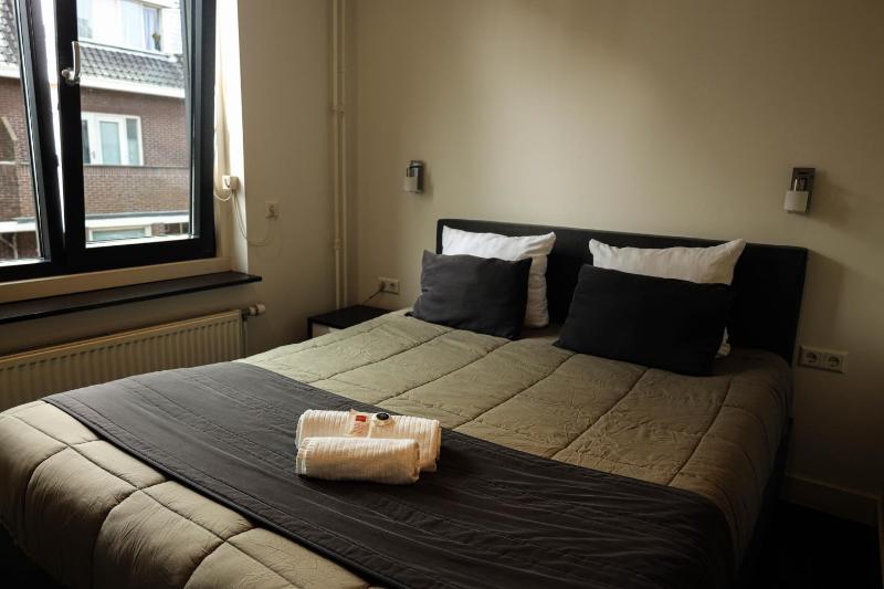 Budget Single Room image 3