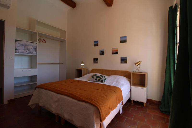 La Villa Tara 4 chambres piscine privée vue panoramique sur les collines de Grimaud - image 16