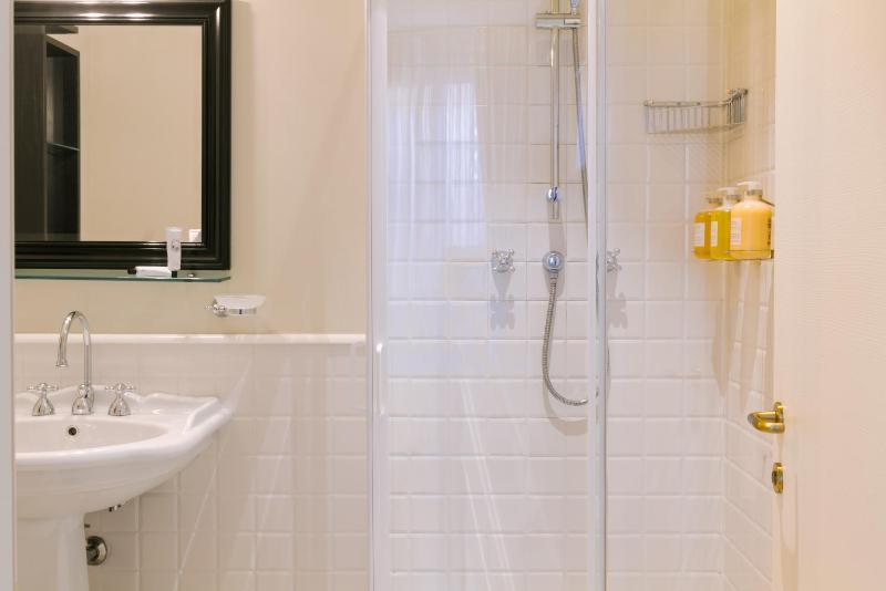 Deluxe Double Room with Canal View image 2