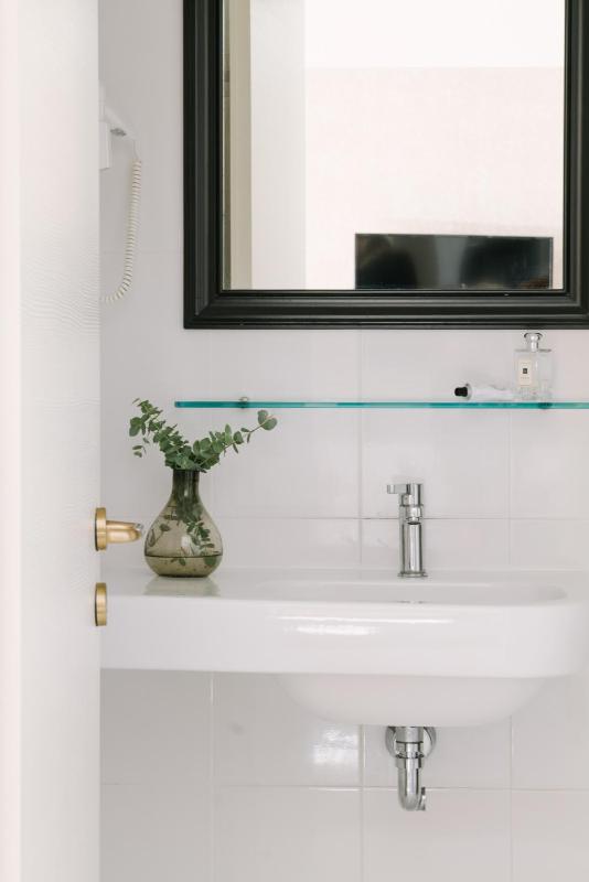 Superior Triple Room image 2