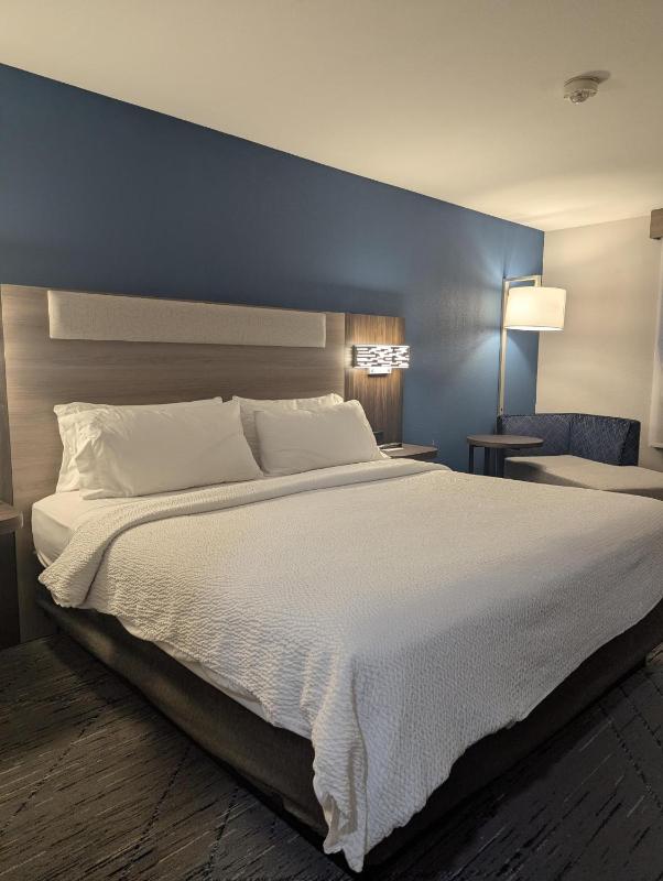 Standard Room image 3