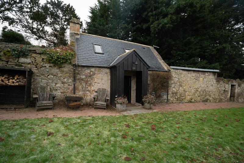 One-Bedroom Cottage image 1